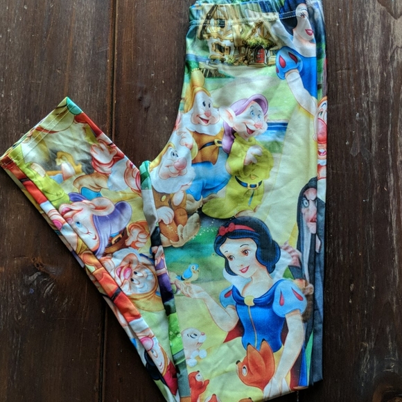 Disney Snow White Women’s/Juniors Leggings, Wicked Witch, Dwarfs, Size 7 - Picture 5 of 7